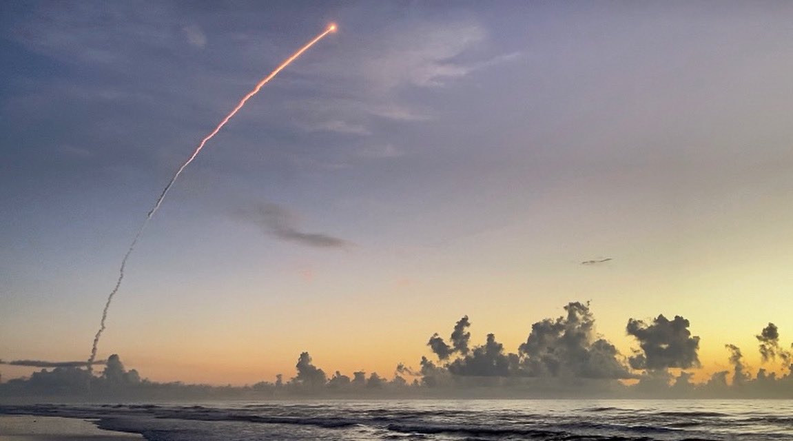SunSentinelKath's tweet photo. #rocket #launch at #sunrise  #beach #mbeach #ocean https://t.co/kC0VaYkqRk