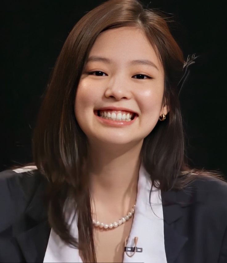 rowzey31's tweet photo. i want to see those smile again, that squishy cheeks with a gummy smile. 

WE ARE SO PROUD OF YOU JENNIE
GET WELL SOON JENNIE

#JENNIE #제니 https://t.co/Vs4ddqyxUp