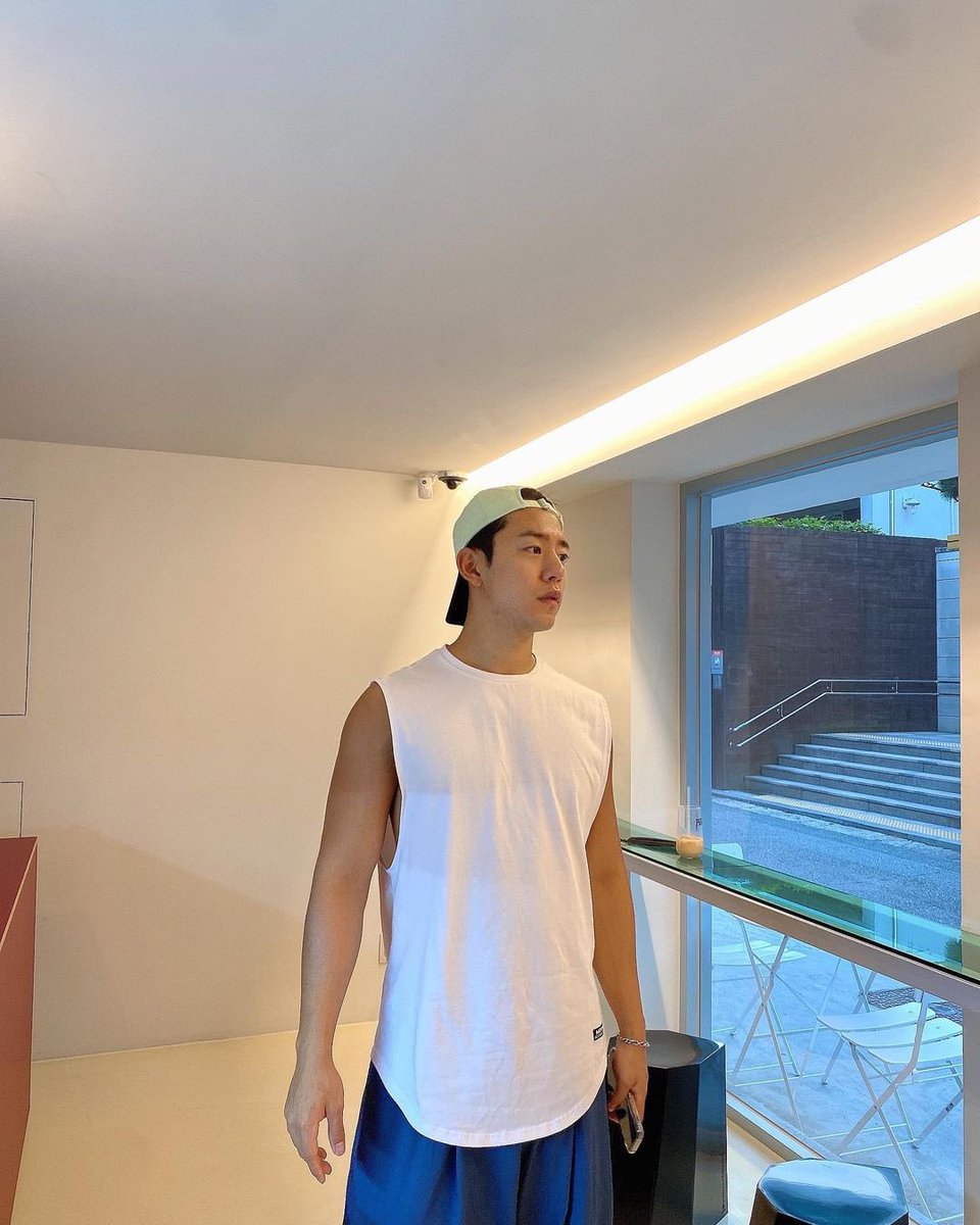 favoriteJDH's tweet photo. 220804 대현 인스타그램

커피한잔? https://t.co/LZ7mftuYpM