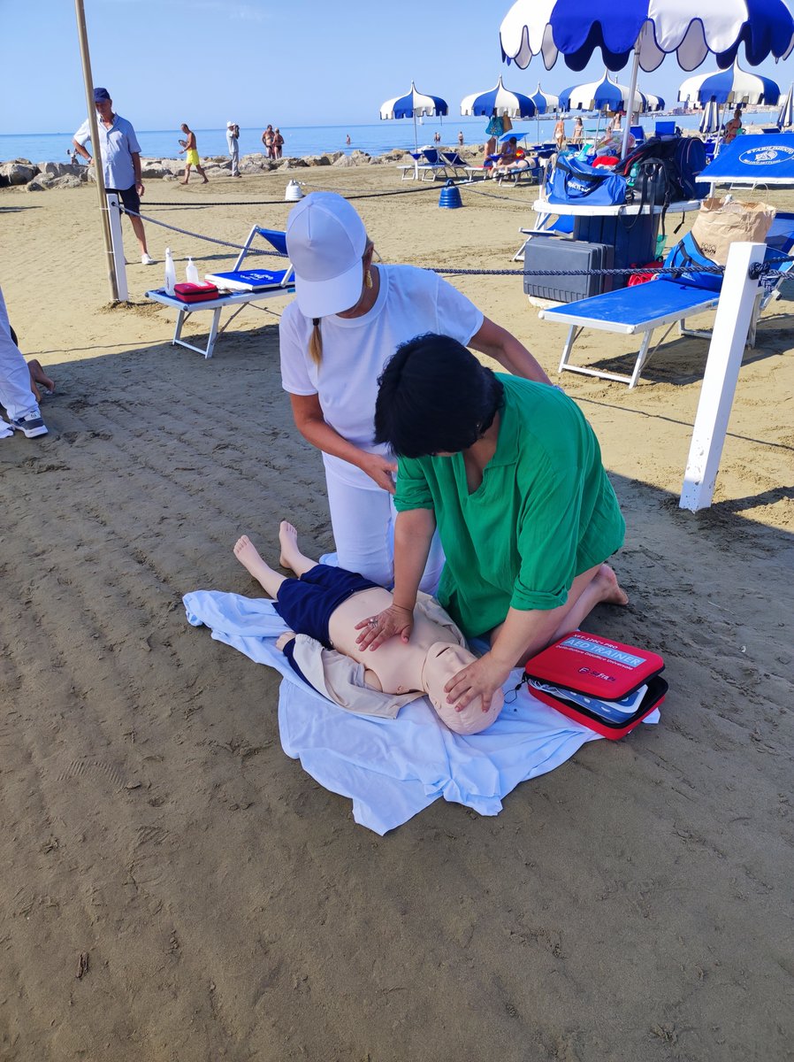 unicamillus's tweet photo. Educazione Sanitaria: #UniCamillus partecipa al progetto #SpiaggeSerene promosso dalla @AslRoma6 per prevenire e intervenire in situazioni spiacevoli e talvolta pericolose per la salute che possono verificarsi durante il soggiorno nelle spiagge del territorio #ASLRoma6. https://t.co/EVwkSuYlvW