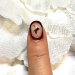 斬新すぎるネイル!自分の血を吸った蚊を入れちゃった…!