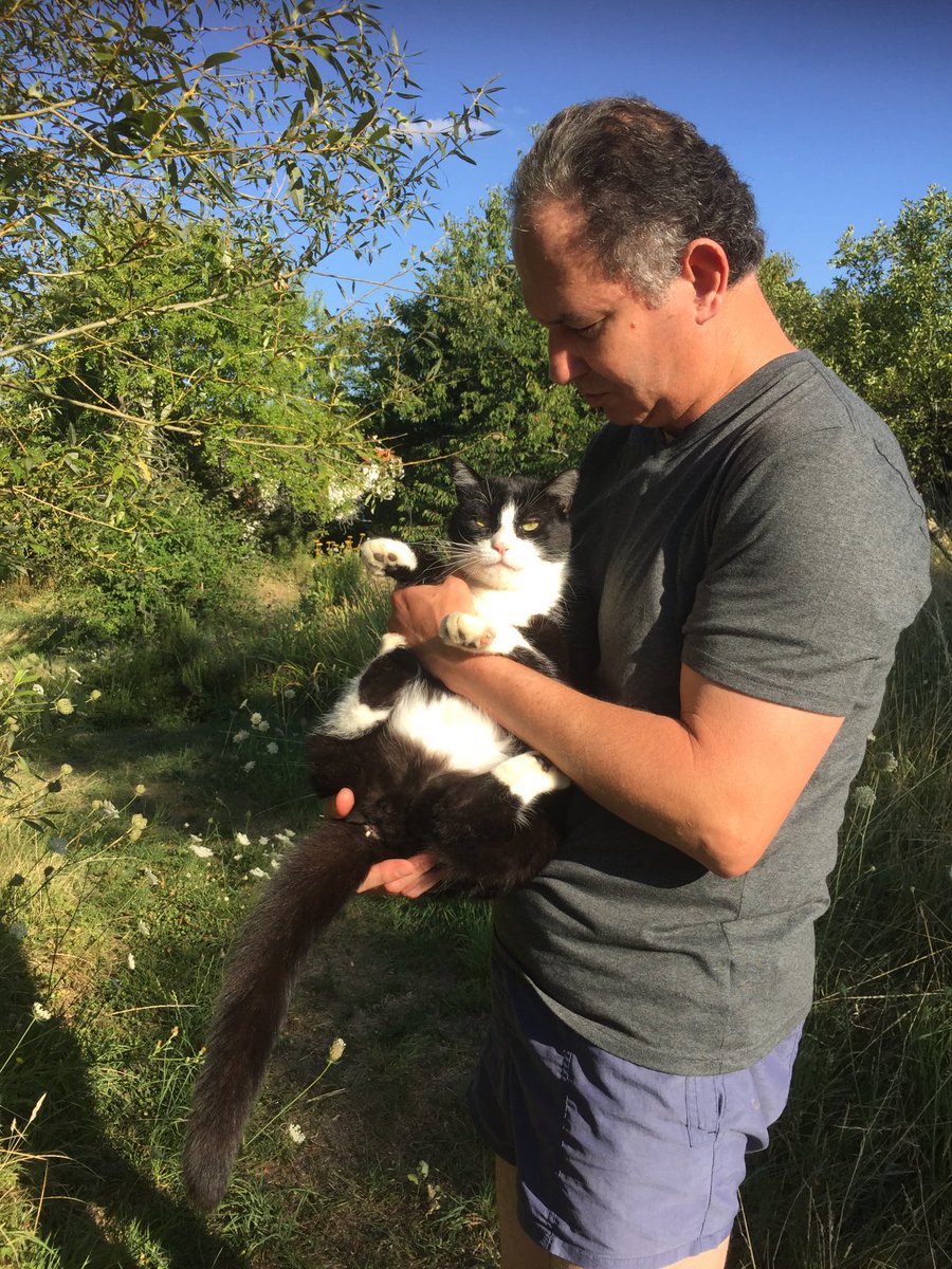 Hello, Pickle. I’m pleased to meet you. My name is Eddie. I am seven and I live in France.