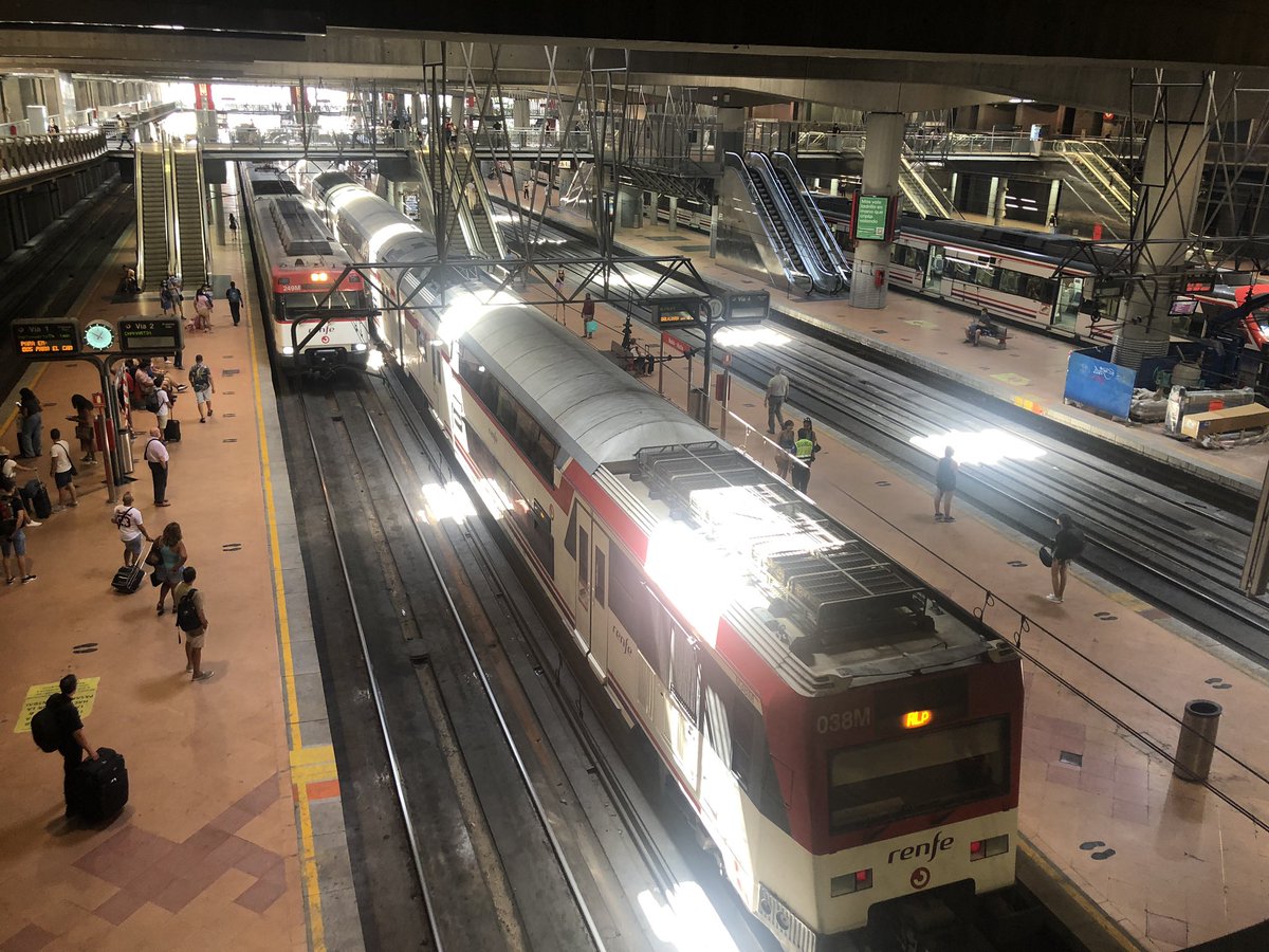 frgumer's tweet image. Muchos caminos te ofrece la vida, mucho se parecen, pero solo uno te lleva al hogar. ¡Pregunta al corazón!