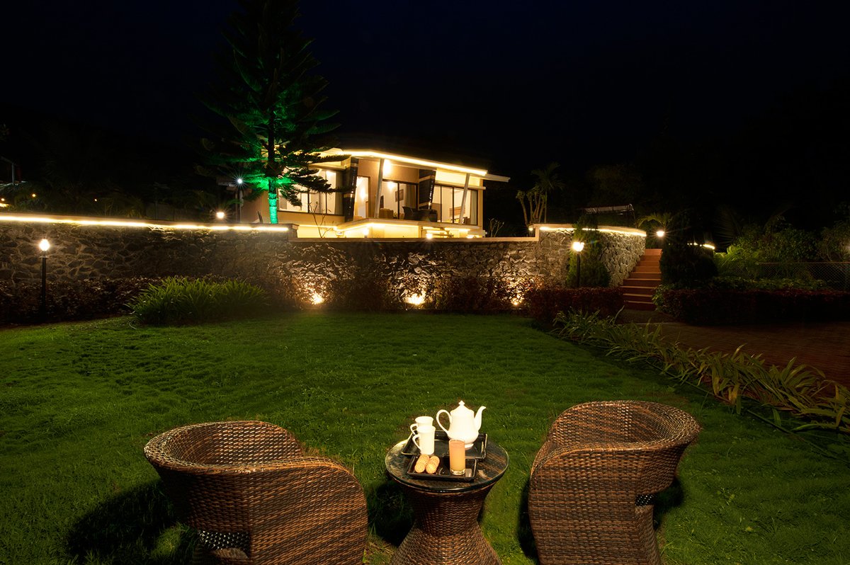 breakationtrips's tweet photo. Always take the scenic route...Book your staycation today!
•
2.5 BHK Exclusive villa@ ₹ 11,500 / night
in Nashik ↝ BT Betwa
•
CALL US: +91 85912 97379
•
CLICK HERE: https://t.co/iCarQjRLkT
•
•
#breakationtrips #onceuponamile #staycation #vacation #villawithpool #nashik https://t.co/d7tLc2EabV