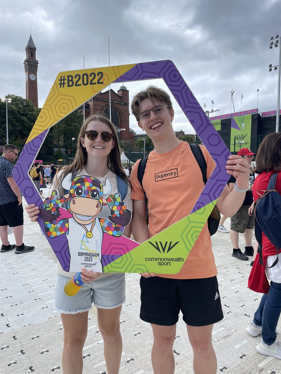 Great couple of days going to see the hockey, swimming and the mountain biking at #B2022 🚵🏼‍♀️🏊🏼‍♀️🏑 Amazing to see womens mountain biking gold and some of the technical features on the course! 🥇