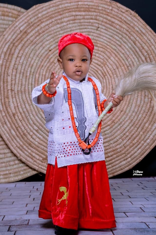 Nigeria Stories on Twitter: "This picture is beautiful A kid dressed in  Benin traditional attire Retweet if you think he is cute 🥰  https://t.co/3bGEY2DfQ2" / Twitter