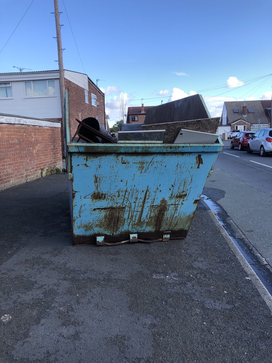 Another successful community skip day in Melling with Molyneux Labour councillors. Residents were delighted with the skip and are keen to have it back again. Great response followed by a litter pick in Rainbow Park and surrounding roads. Labour ❤️ Molyneux