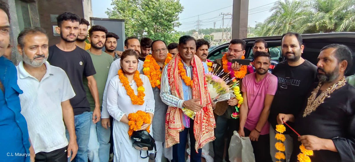 SRana0786's tweet photo. Ready for Jammu KKC event 👍
@Dr_Uditraj @RahulGandhi @sanjaygabaINC @kkc_india @kcvenugopalmp #congresspower https://t.co/9TKFm9lNq9