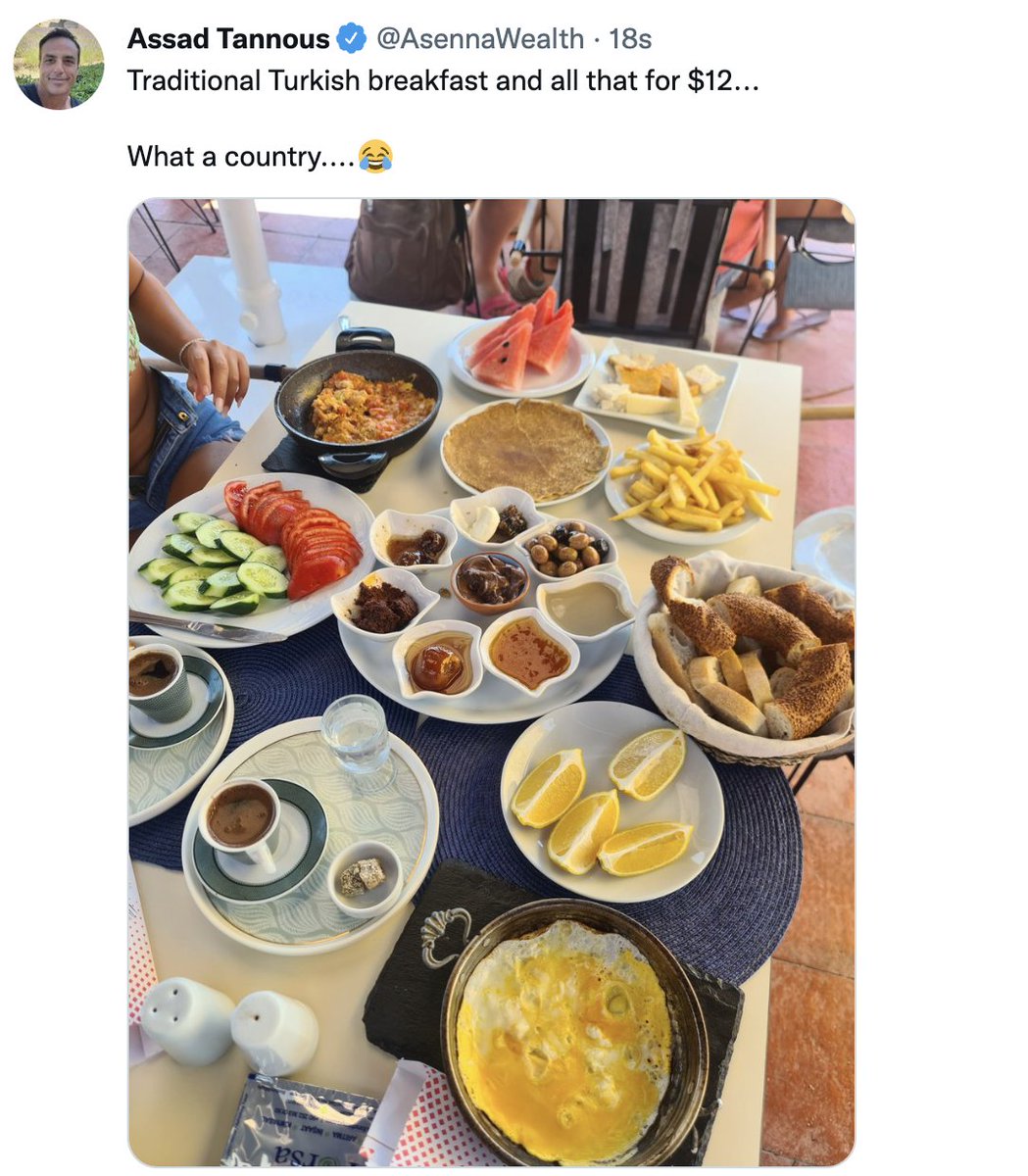 pusholder's tweet photo. Türkiye'ye gelen yabancı bir iş adamı: "Geleneksel Türk kahvaltısı sadece 12 dolara.. Nasıl bir ülke." https://t.co/LnhtzU81aA