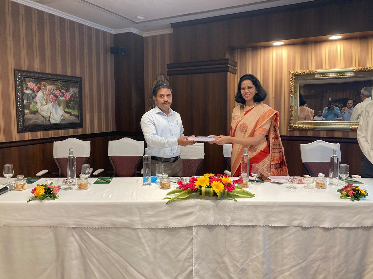 bmcbbsr's tweet photo. Envisaging a climate-friendly Urban City under #ClimateSmartCities by @MoHUA_India the design solutions for #StormWaterManagement (sponge city concept) for the Nayapalli &amp; ward-4 with drainage master plans &amp; detailed designs has been handed over to BMC by @giz_gmbh today. https://t.co/pIoxsFNeoY