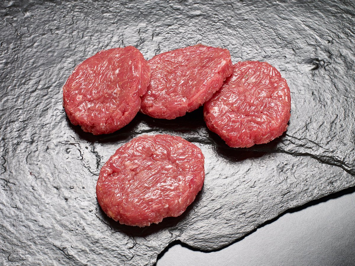 delicatessenant's tweet photo. Carnes asturianas en diferentes cortes para cualquier elaboración. Disponemos de entrecot, carne para guisar y filetes de ternera asturiana certificada. Disfruta del sabor de la auténtica carne de animales criados en los pastos asturianos
#delicatessenAntonio #carne #Asturias https://t.co/emBjEVQYRr