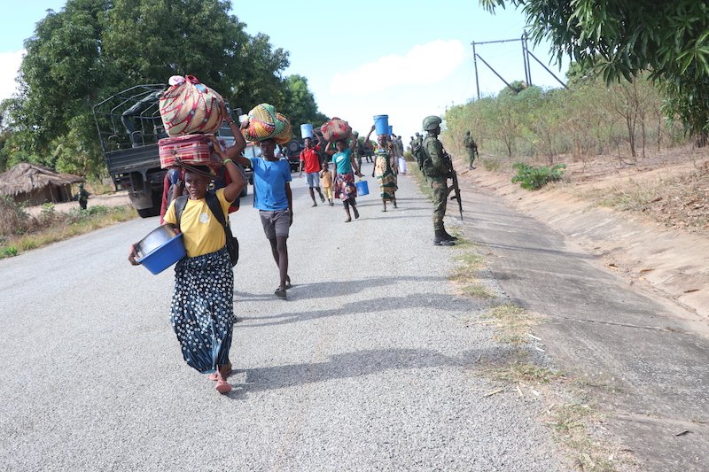 DelgadoCabo's tweet photo. Since April, the joint forces launched offensive operations in Catupa forest, northeast of #Macomia District, in which they rescued over 600 hostages
Insurgents fled to #Nkoe and #Nguida, west part of Macomia district as they are still being tracked
https://t.co/4IYUf7W6GI https://t.co/ObBpWHBJTS