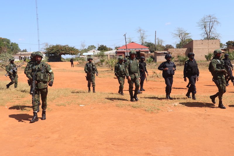 DelgadoCabo's tweet photo. Since April, the joint forces launched offensive operations in Catupa forest, northeast of #Macomia District, in which they rescued over 600 hostages
Insurgents fled to #Nkoe and #Nguida, west part of Macomia district as they are still being tracked
https://t.co/4IYUf7W6GI https://t.co/ObBpWHBJTS