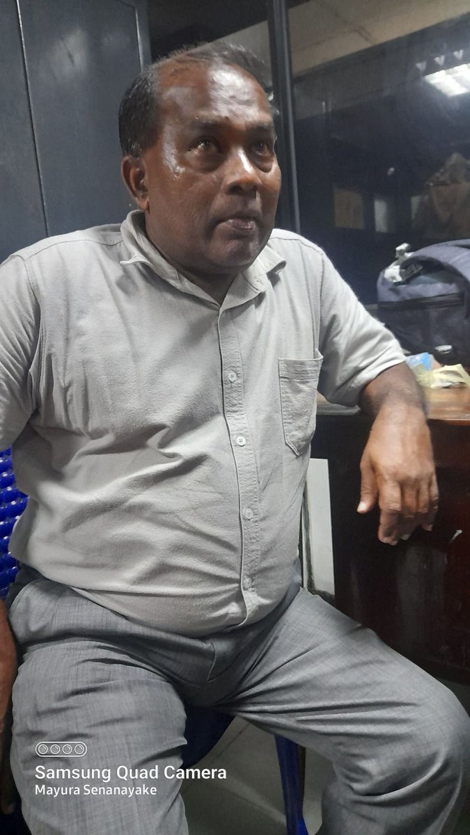 FMMsrilanka's tweet photo. ලංකා ගුරු සංගමයේ ප්‍රධාන ලේකම් ජෝසප් ස්ටාලින් අත්අඩංගුවට ගැනීම, රනිල් වික්‍රමසිංහ ජනාධිපතිවරයා ප්‍රමුඛ රජය දියත් කර ඇති අදහස් ප්‍රකාශනයේ අයිතිය ඇතුළු මූලික අයිතිවාසිකම්වලට එරෙහි මර්දන ක්‍රියාදාමයෙහිම දිගුවක් සේ සලකන නිදහස් මාධ්‍ය ව්‍යාපාරය, එම අත්අඩංගුවට ගැනීම තරයේ හෙළා දකී. https://t.co/wFv7liqlvj