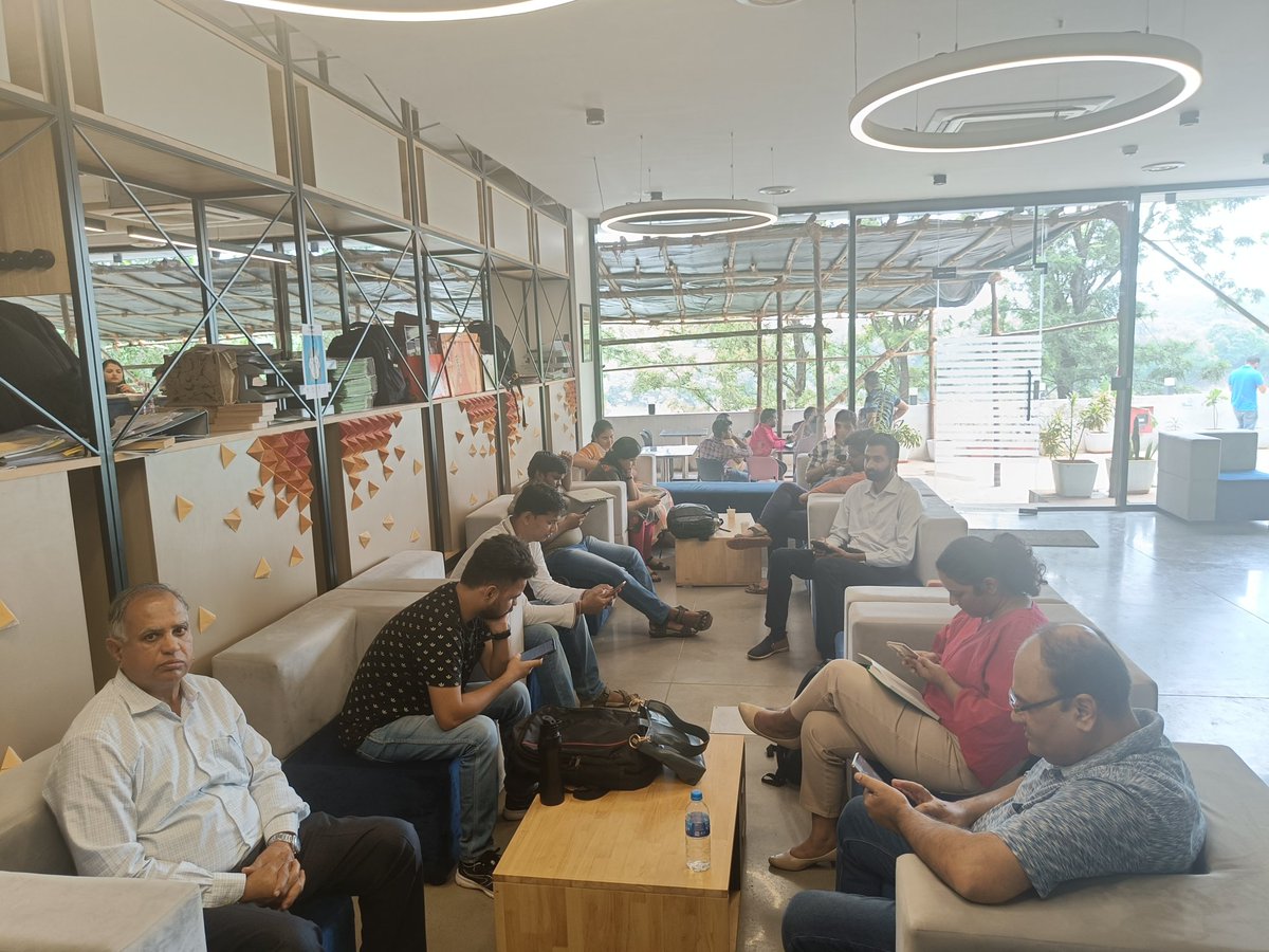 navitl's tweet photo. People are sitting since this morning to discuss the possession date which is due frm more than a year to their Pune office but no one cares to attend them
#PatheticCustomerService
#RajeshPatil #YashPatil #KoltePatil
@koltepatilltd @ZeeBusiness @AnilSinghvi_ @CNBC 
@SANDESH_4VEDi https://t.co/fUxP5gZxhw