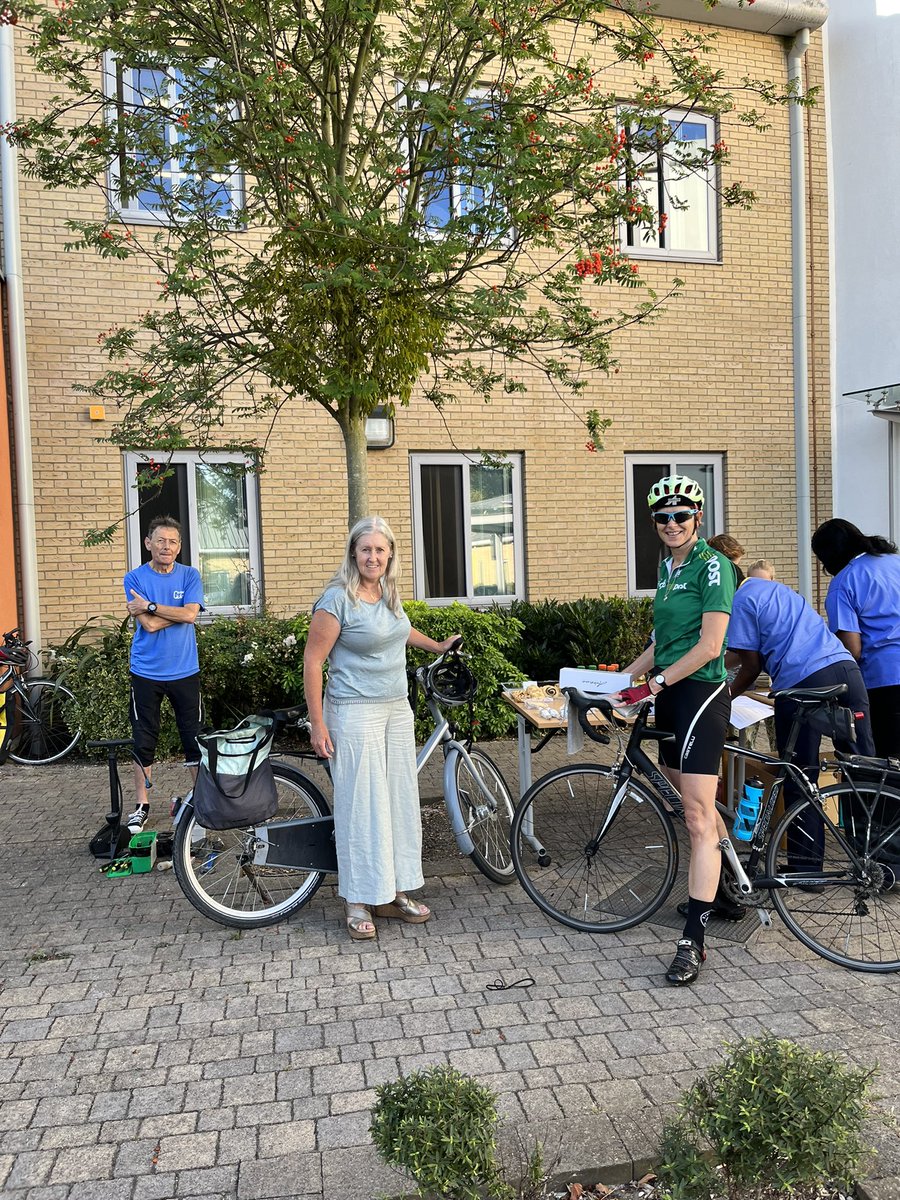 NELFT_AnitaAn's tweet photo. Itβs #CycleToWorkDay with Cyclists Breakfast at Goodmayes Hospital #CycleYourWay whether thatβs in Lycra or wide legged trousers. @carolineohaire1 @NELFT_AnitaAn https://t.co/ZY95TumG3U