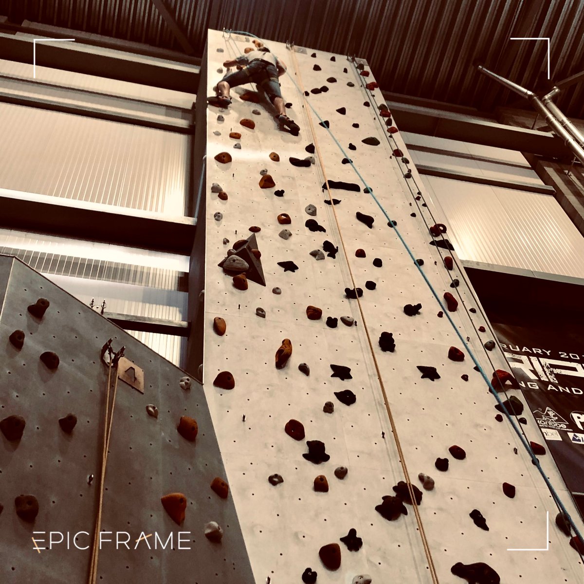 epic_frame's tweet photo. Gisterenavond bracht Bart ons naar De Stordeur in Leuven om ons voor te stellen aan zijn #hobby: #klimmen! Topavond! #EpicTeam #EpicVibes #goodpeoplegoodvibes https://t.co/dvnxxHjZQ0