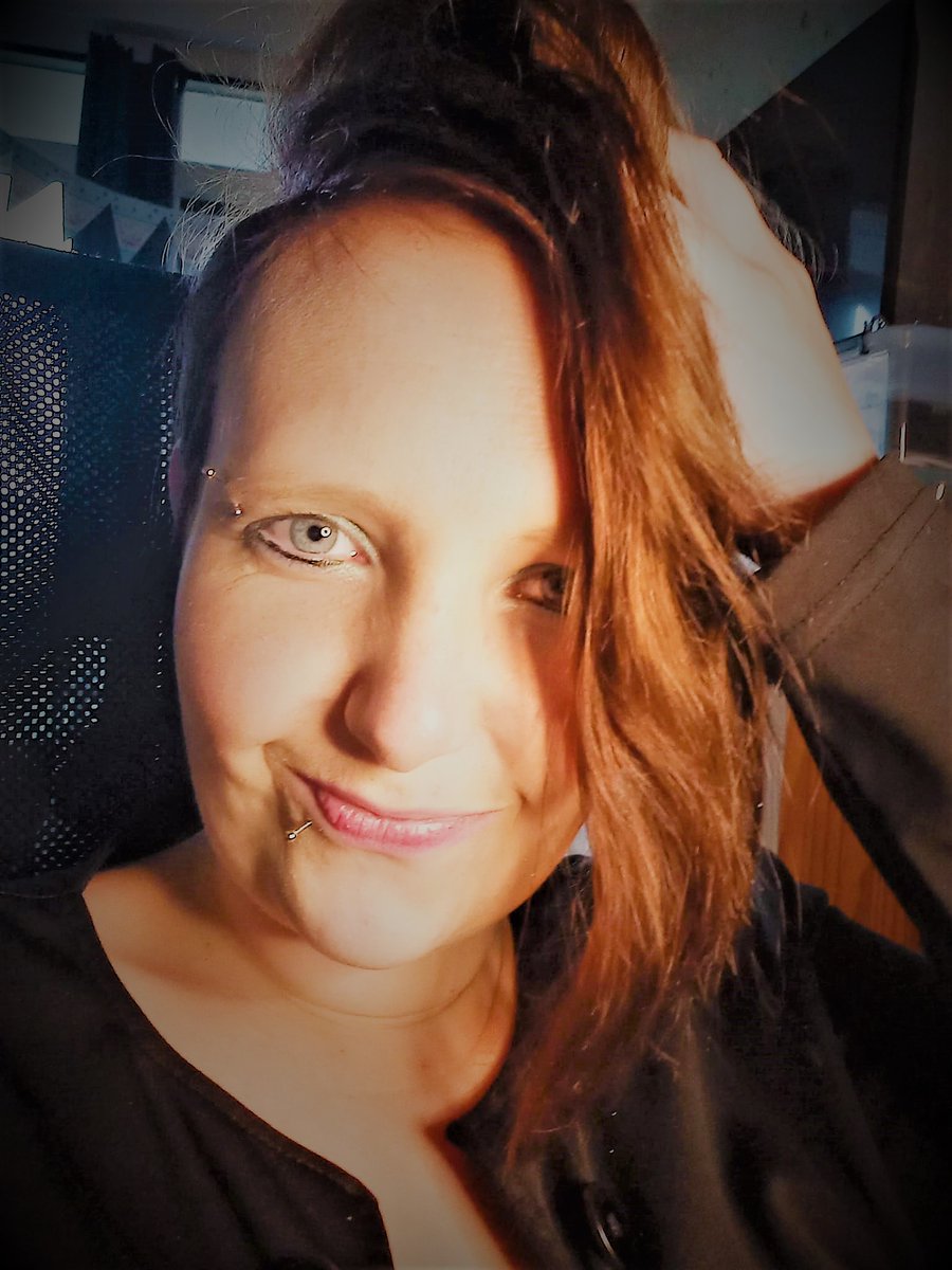 NaomiValentinaX's tweet photo. My life is getting together just about right. You, should also, like me, shine bright!
#nsfwtwt #sfwtwt #dutch #gettingittogether #sellingcontent #18plus #fancentro
See more at https://t.co/qiHQEeF9Q9 https://t.co/ZCGk78CQ6C