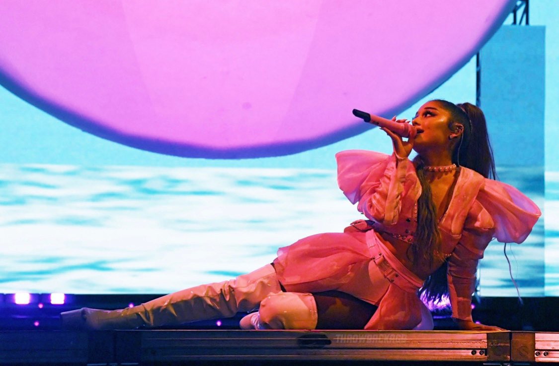 tbsagb's tweet photo. ariana grande headlined lollapalooza 3 years ago today (4th august 2019) https://t.co/H0n9VSuGn5