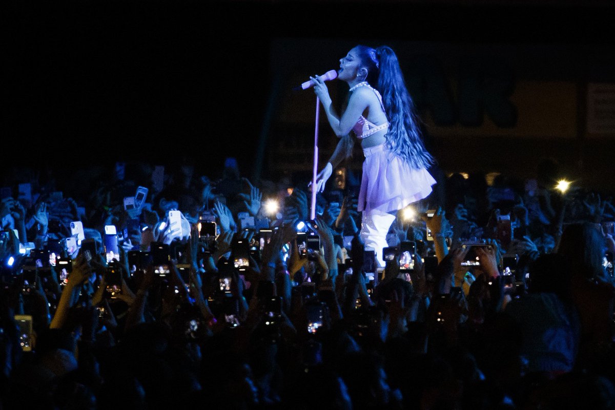 tbsagb's tweet photo. ariana grande headlined lollapalooza 3 years ago today (4th august 2019) https://t.co/H0n9VSuGn5
