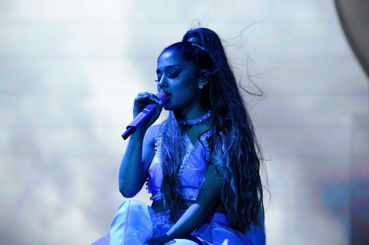 tbsagb's tweet photo. ariana grande headlined lollapalooza 3 years ago today (4th august 2019) https://t.co/H0n9VSuGn5