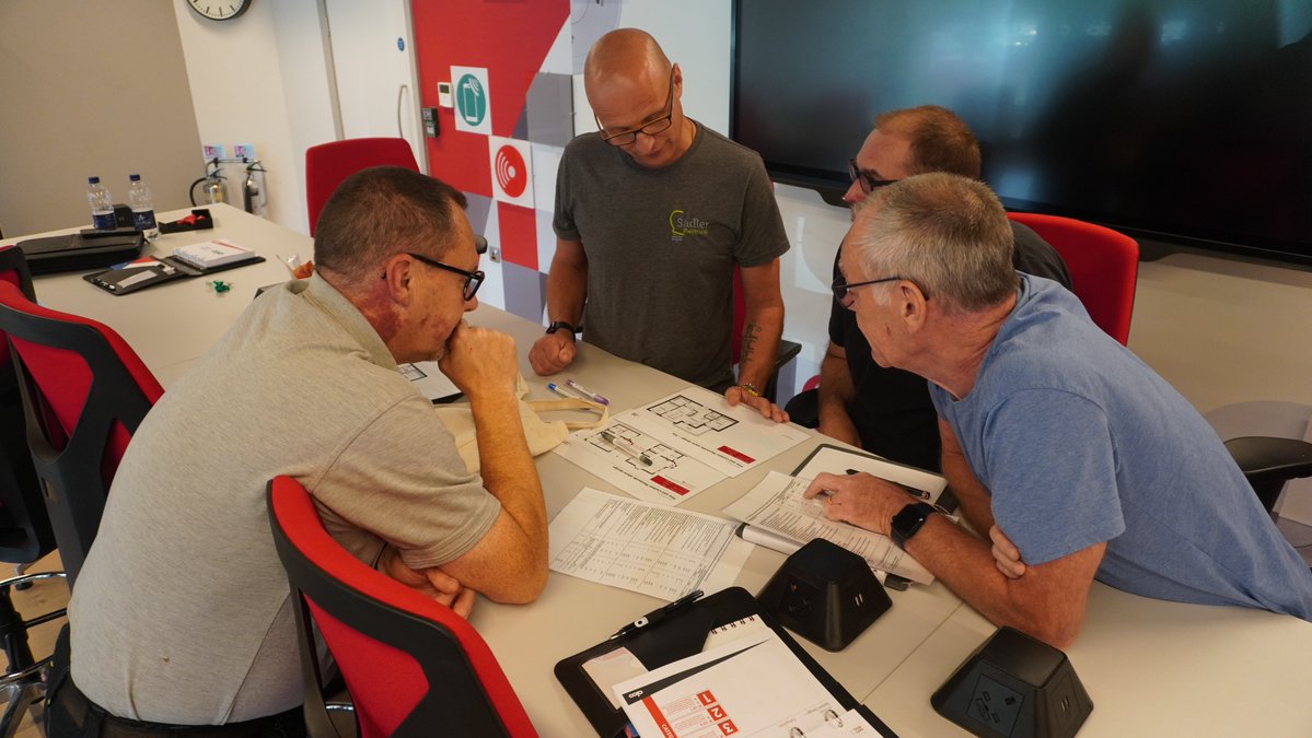 Aico_Limited's tweet photo. Yesterday a group of our Expert Installers were in furthering their knowledge with our City &amp; Guilds assured qualification programme, giving them an in-depth insight into every aspect of the Fire and CO industry.
#Training #ExpertInstaller #CityandGuilds https://t.co/32jebXmq67