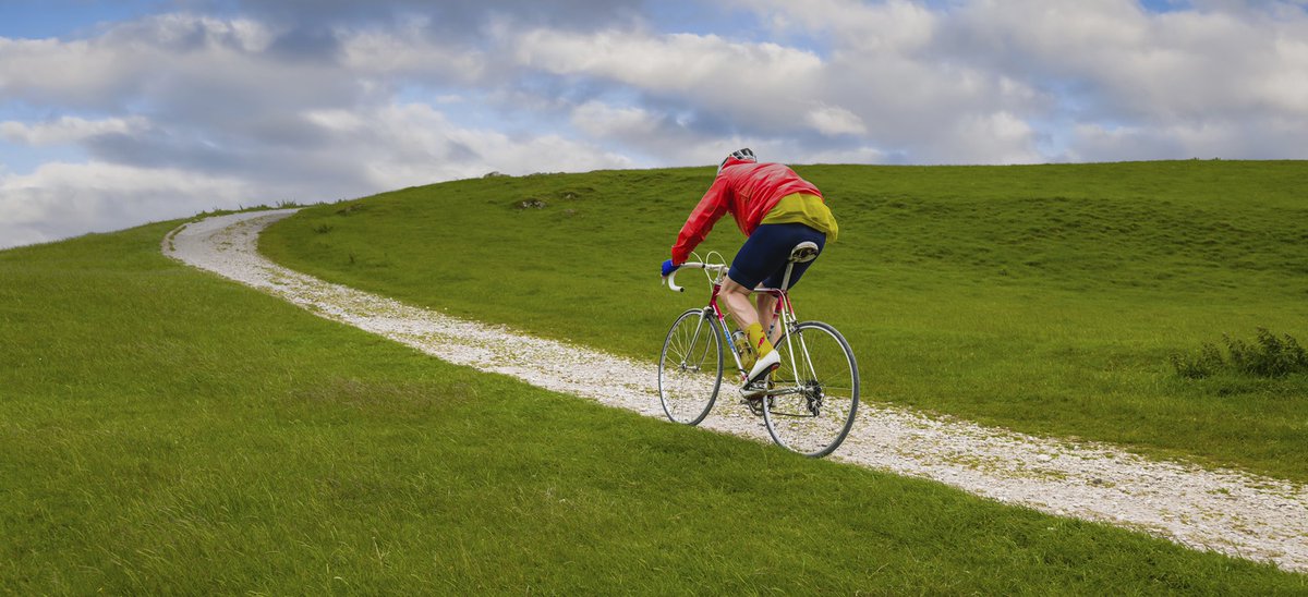 SteveFlemingM9's tweet photo. Climbing the gravel track to the Hoad Monument is the last section of @SportiveLakes
route. Vintage cycling at its best run by enthusiasts for enthusiasts. #veloretro #eroica #vintagecycling #gravelcycling #hoadmonument #ulverston https://t.co/0iRXGKdLdv