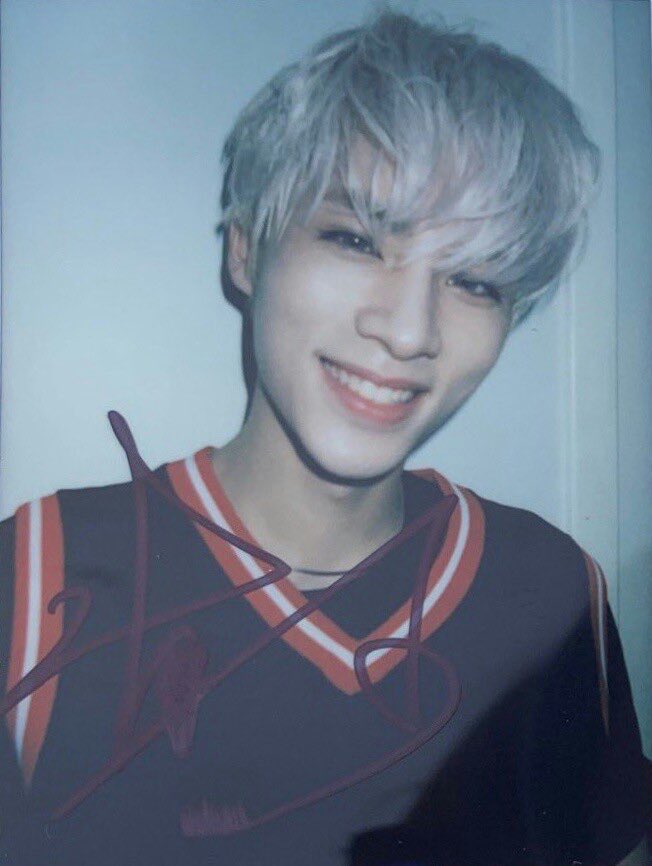djlxver's tweet photo. 좋아하는 샤오쥔 폴라로이드 모음 ˖◛⁺˖♡ https://t.co/vs9wMazjEv