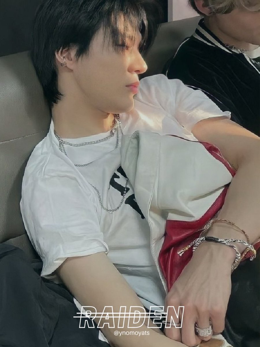 ⠀
⠀
        new  account , not  new  to  rp.
        like  &amp;  retweet  to  be  mutuals.
⠀
⠀