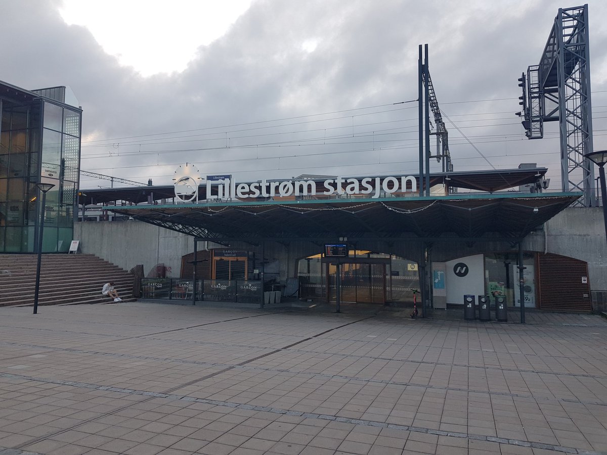 Erwin_VdSande's tweet photo. Tweede 'stasjon' op weg naar de groepsfase van de #UECL: Lillestrøm 🇳🇴
#rafc 🔴⚪ #AntwerpOnTour #lilant ⚽️ https://t.co/I60oIFMEsg