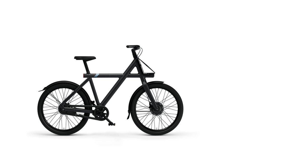 belleStoreInc's tweet photo. VanMoof X3 has a radically compact frame, with extra-agile handling for quick getaways — Shop in Lagos and Abuja Nigeria via https://t.co/IrXN6IjVxo — #vanmoof #vanmoofs3 #vanmoofx3 #vanmoofbikes #bike #bikes #bicycle #electricbike #biketouring #iphone13 #workout #exercise #work https://t.co/j3M9fWIVZe
