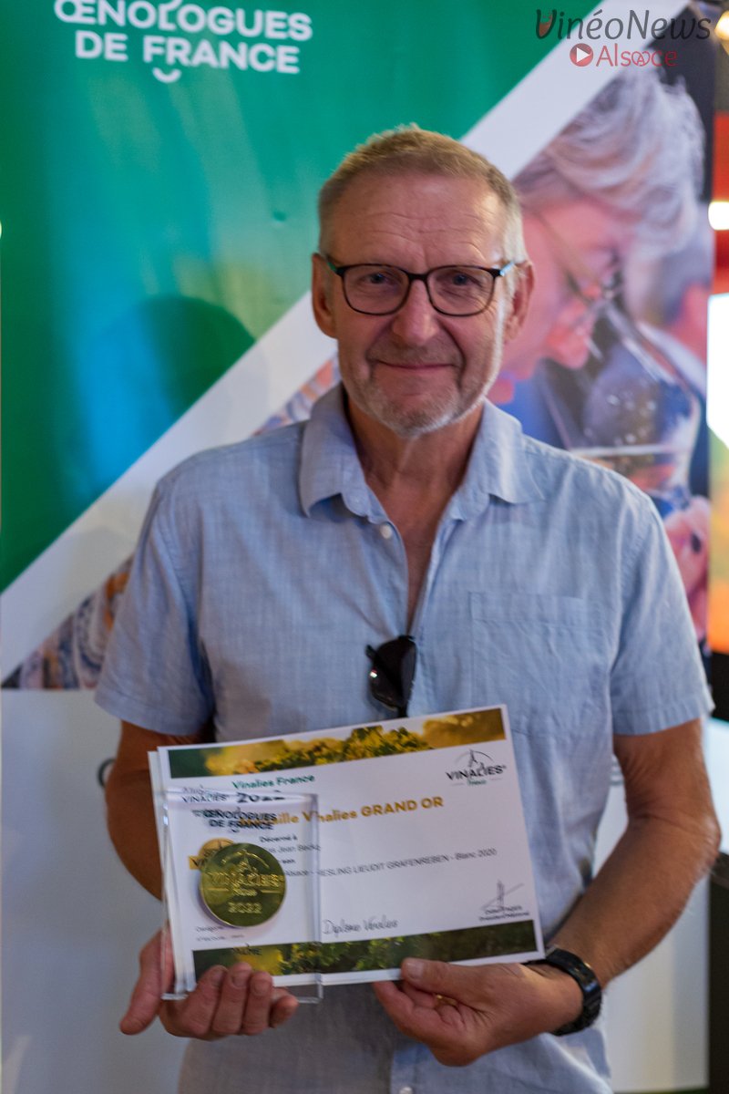 68MB55's tweet photo. PALME D'OR (meilleure note pour l'Alsace) 
95/100 aux vinalies des oenologues de France
Alsace Riesling Grafenreben 2020 bio
#oenologues #alsacerock #riesling #vindalsacebiojeanbecker #zellenberg #vinsbio 
https://t.co/fimWQsArVS https://t.co/ITrAMCYxxH