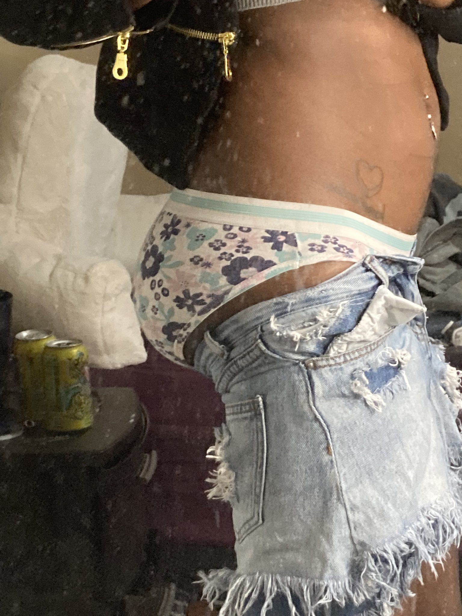 Hi my ass no longer fits in my favorite skirt Who wont me https://t.co/9WaVFelAdw