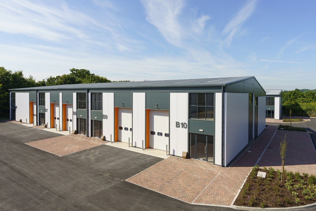 Industrial development in Chippenham completes with units available both For Sale and To Let #jll #alderkingpropertyconsultants
ashvillegroup.co.uk/ashvilles-late…