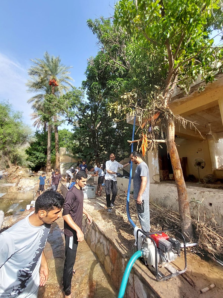 Alalya_village's tweet photo. إن الأوطان لا تبنى إلا بسواعد أبنائها، حتى أنها إذا تكاتفت حولت الأزمات إلى بسمات.

شباب #قرية_العلياء وهم يصنعون السعاد من جديد.

#العوابي
#الرستاق
#الحالة_المدارية https://t.co/t3R5E3IUpd