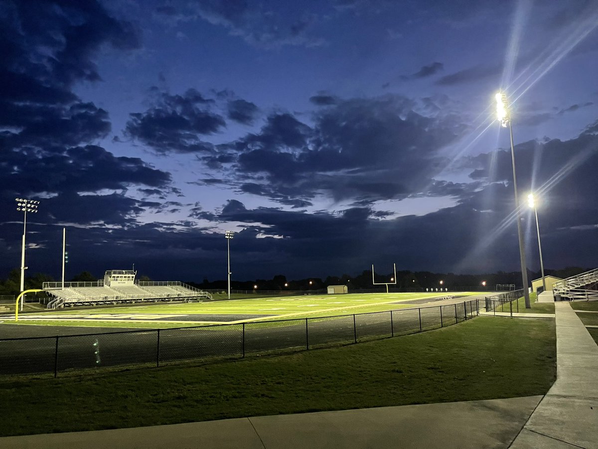 GoldenDemonFB's tweet photo. Last 6am workout of the summer! https://t.co/5aczQ1HrZC