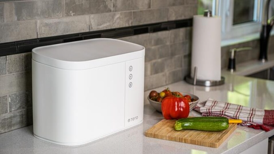 Toutunmatin's tweet image. #meteo avec @mmesarahmurphy  

Maison #Tero pour gérer les résidus alimentaire ou comment faire son propre #composte 

⏯️ici.radio-canada.ca/ohdio/premiere…