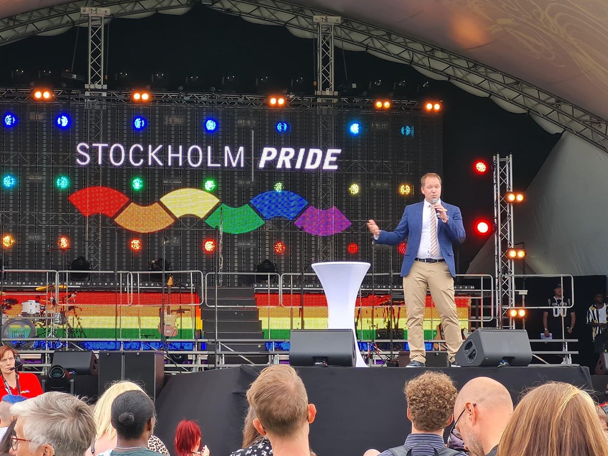 Med ett rejält party drog #Pride Park på Östermalms IP igång igår kväll. Tack alla som var och med och förgyllde kvällen. Ni är Sverige när Sverige är som bäst som ordförande @Sawestahl sa invigningstalet. 🏳️‍🌈