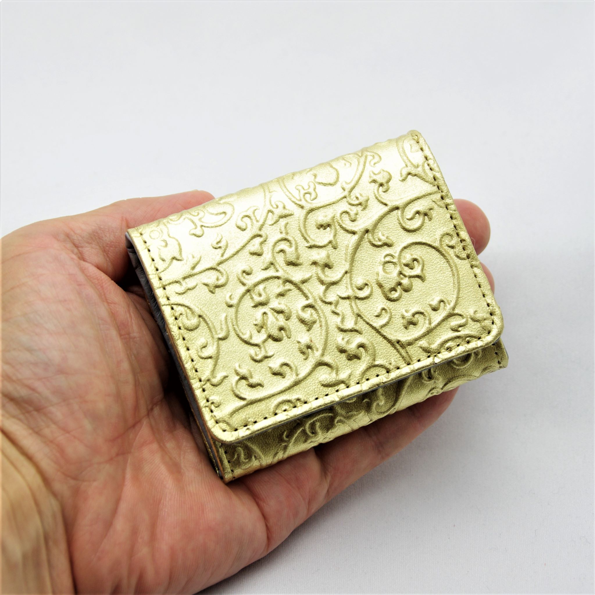 シャンパンゴールド Twitter Search Twitter