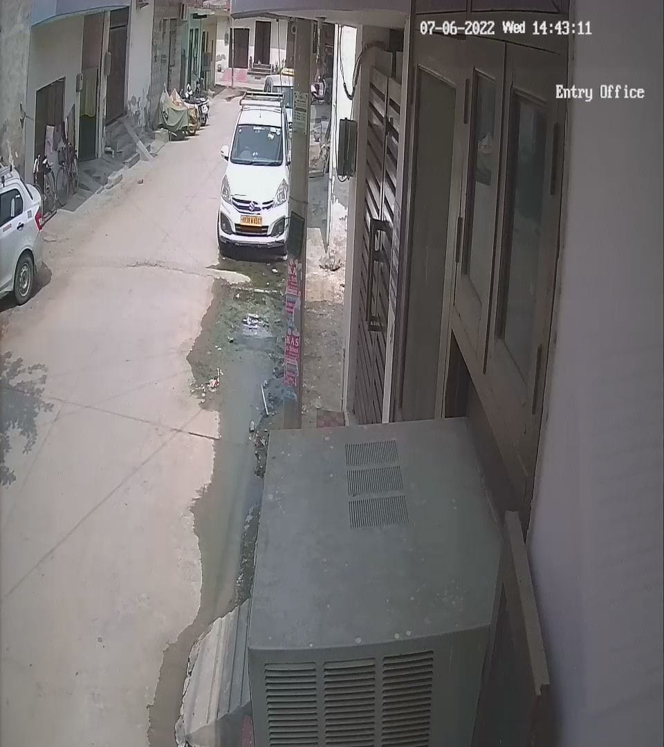 NaveenGoyal4GGM's tweet photo. महोदय, 
@MunCorpGurugram
@OfficialGMDA
गुरुग्राम स्थित इंदिरा कॉलोनी,सेक्टर 51 में काफी समय से जल भराव की समस्या से स्थानीय लोग परेशान है। जल भराव से क्षेत्र में बीमारियां पनप रही हैं। कृपा करके इस समस्या का स्थायी समाधान कर लोगों को राहत प्रदान करें।
संर्पक अमित जी 9716569773 https://t.co/gSSPPMBXiK