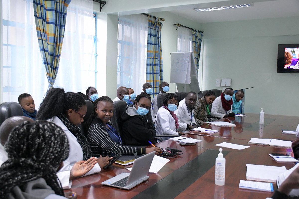 Mwaikibaki_hosp's tweet photo. @knhothaya staff attending a CME on Basic Eye Care. 
Eye care tips:
▪︎Maintain a healthy &amp; balanced diet.
▪︎Protect the eyes from sharp objects. 
▪︎Wear protective eyewear.
▪︎Give your eyes a rest.

Continuous improvement for our staff is key.
#tunakujali https://t.co/A17c4UrjP9