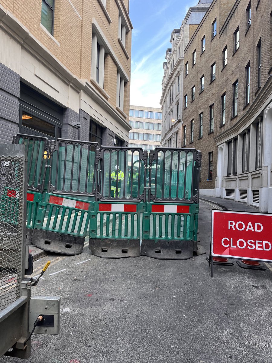 PhilTheSandwich's tweet photo. This apparently is acceptable according to the city of London and we are open for business!!! https://t.co/k1SyrMJ0ZN