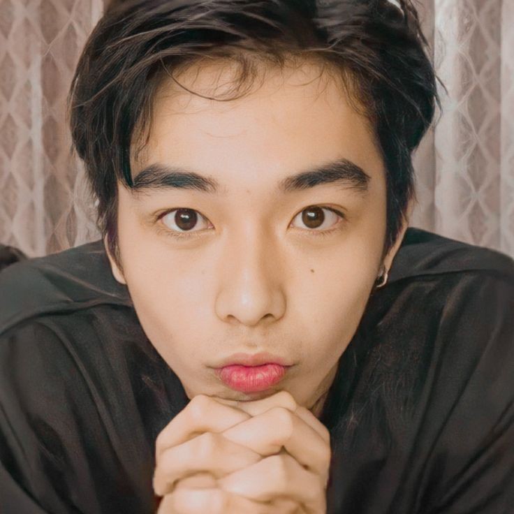 atgrivera's tweet photo. anyway, out of all the tea spilled today, ang importante talaga dito ay dapat tumigil yung taong yon sa panggugulo kay gelo. hindi deserve ni gelo na mainvade yung privacy niya habang tinutupad yung mga pangarap niya.

kapitan, mahal ka namin. we got your back. :) https://t.co/75rDqrR2dz