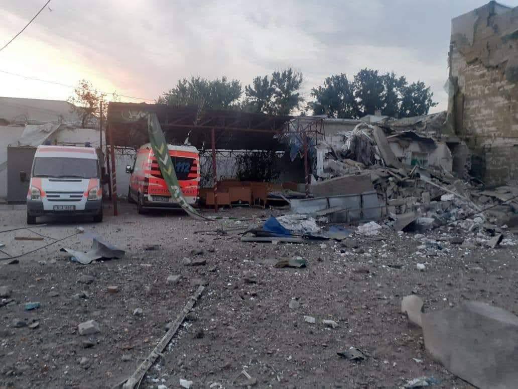 FreelFreel's tweet photo. @amnesty 3 days ago, a Russian missile flew into a hospital in the Ukrainian city of Mykolaiv. I don't remember you writing about it. https://t.co/JC32A8xwen
