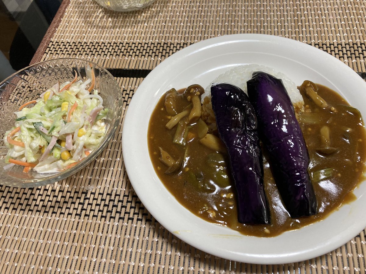 mirukun323's tweet photo. 最近、早期退職しました。定年まで後10年ありましたが、体調を考慮しボチボチやっていきます😊嫁さんが帰って来る頃には夜御飯を仕上げてます。料理はかなり上手くなりました。定年までの期間、金銭的には全く問題ないので安心です❗️
色々と掲載出来たらなぁと思ってます。作った野菜カレーです。 https://t.co/cK9aPHW7yS
