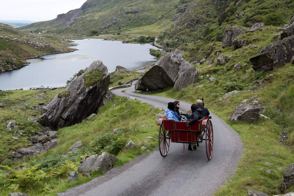 OriginalIrishHt's tweet photo. It's #OriginalIrishThursday and we're looking at all of the wonderful road trips there are around Ireland. Visit the spectacular Giants Causeway, Co. Antrim or take a scenic drive to the breathtaking Slieve League, Co. Donegal☘️ @LDA_ARMS @killyhevlin @arbutushotel @ArnoldsHotel https://t.co/SzHhojfplO
