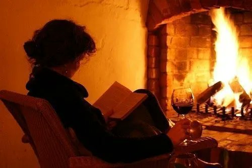 “She read books as one would breathe air, to fill up and live.” 
― Annie Dillard
#reading #writing
