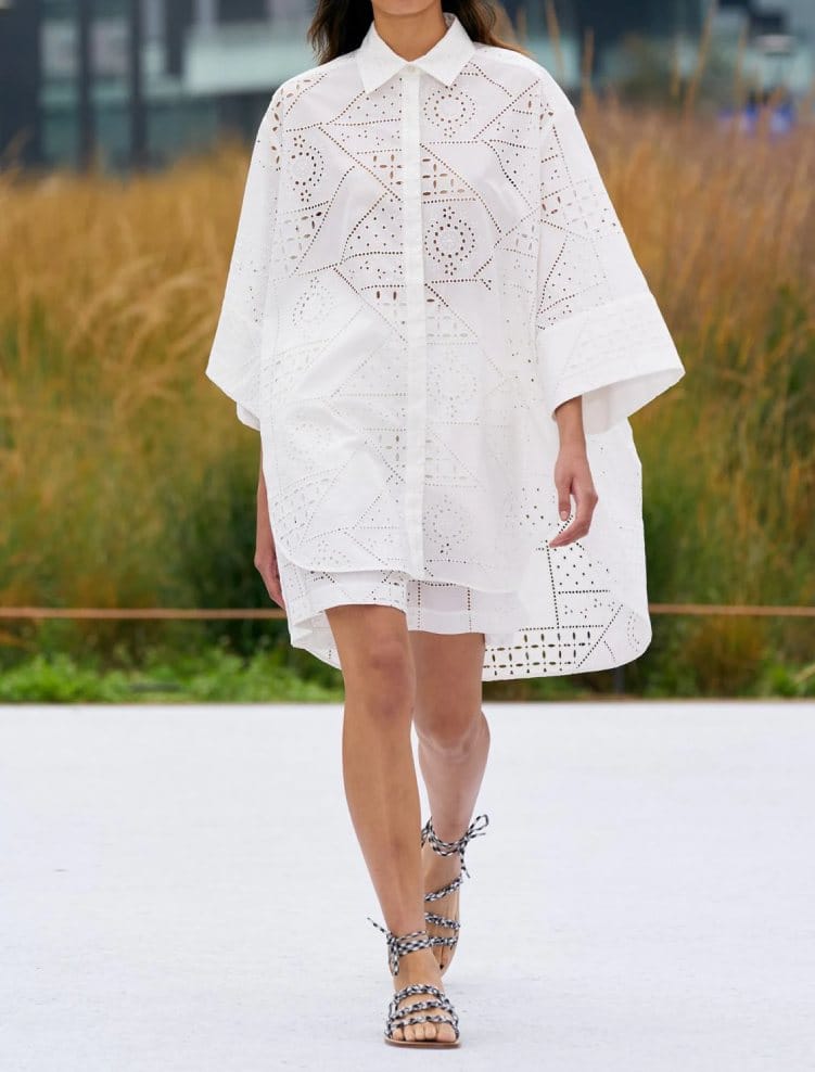 ShoppingScanner's tweet photo. Ballerina shoes and flat sandals. The best combinations, from Provence-style frocks to Capri trousers ⛱️ 🌅 👡
Choose yours here 👉 https://t.co/nEGGgNM96Y
#brunellocucinnelli #alaia #Julietdunn https://t.co/AxnkmrsOcV