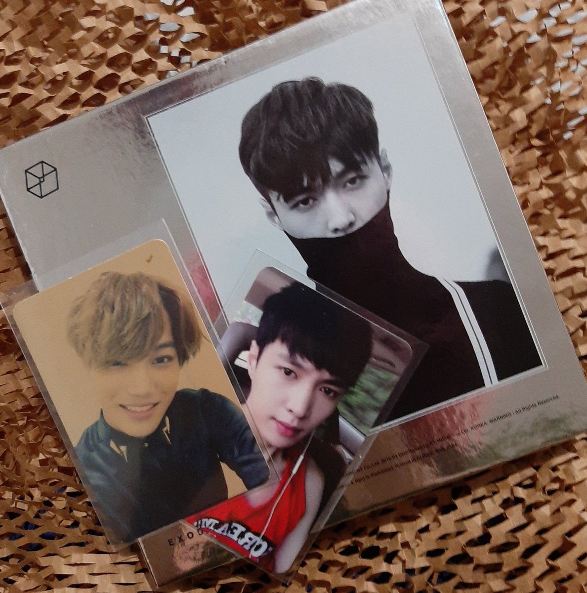 ANYHA0's tweet photo. yixing n kai arrived safely !! thank u sm @HVNSCL0UD ♡ #gailsales https://t.co/yXRuPmtdkD