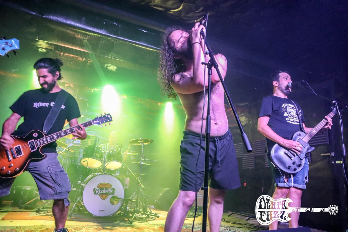 RiverCrowBand's tweet photo. Fotacas del sábado pasado en la Pure Rock Fury Night!!
Gracias a #denpafuzz y a Sagra por las foticos!! https://t.co/EfD7oORUel